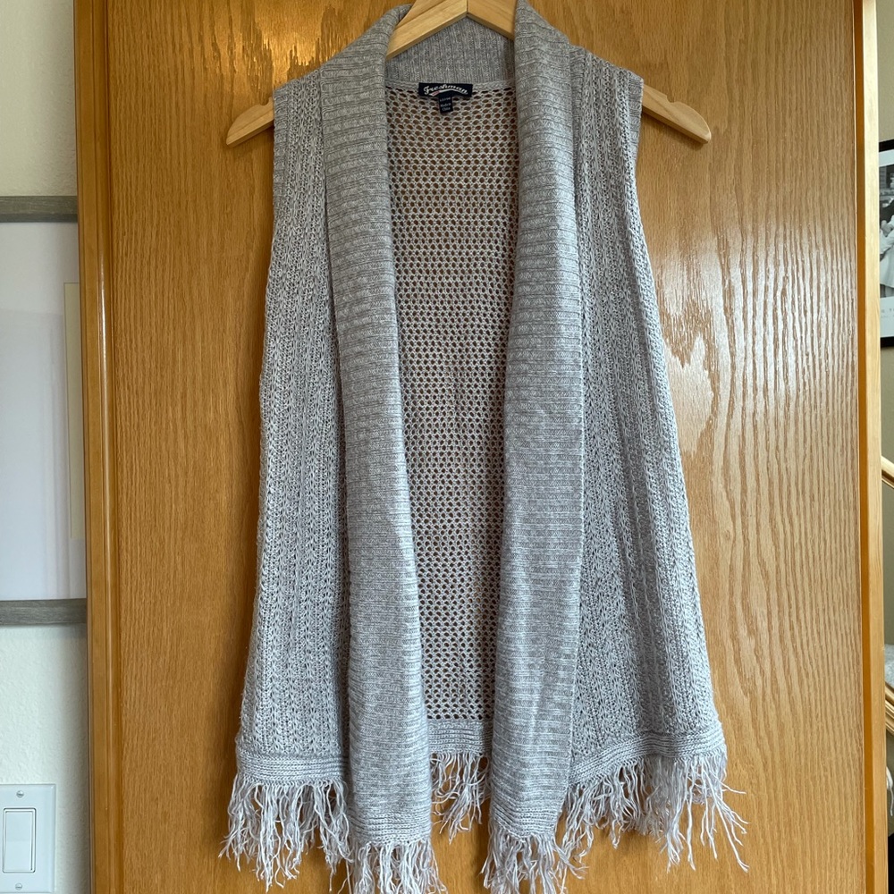Girls sweater vest size 12 14